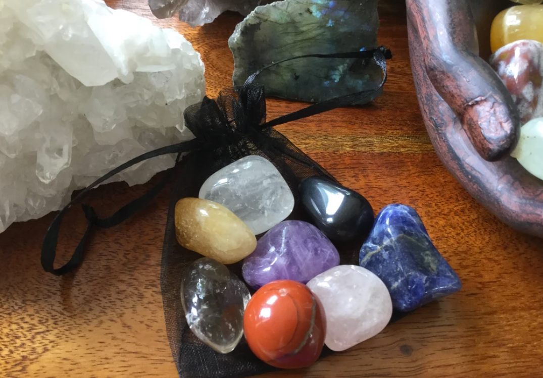 Eight Healing Crystals - Crystal Reading