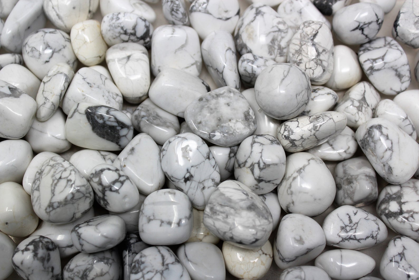 Howlite - Crystal Reading