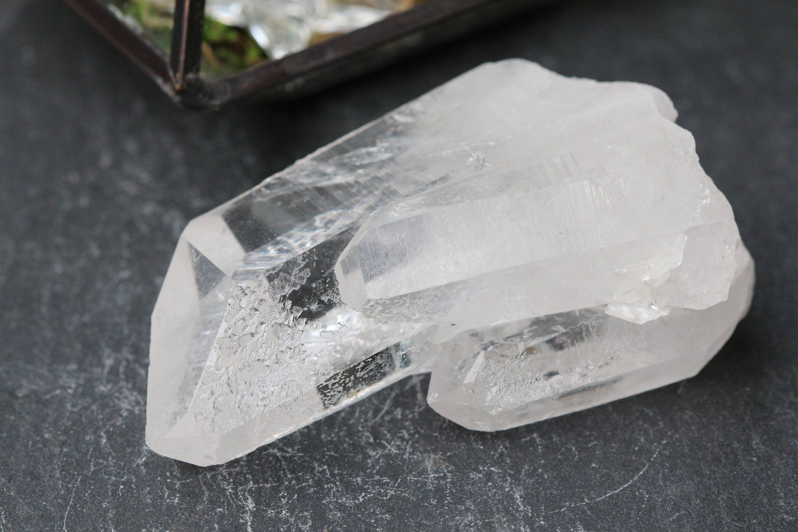 Закрытые кварцевые. Clear Quartz. Плавленный кварц фото. Clear.